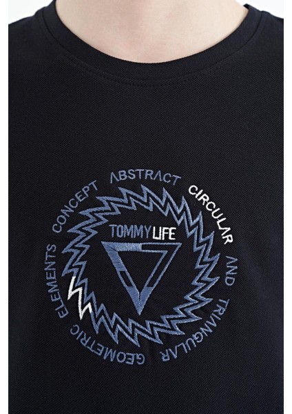 Lacivert Nakış İşleme Detaylı O Yaka Standart Kalıp Erkek Çocuk T-Shirt - 11115 modelleri