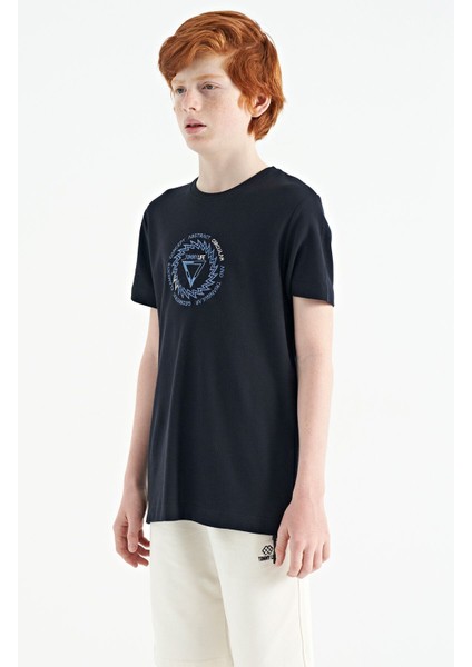 Lacivert Nakış İşleme Detaylı O Yaka Standart Kalıp Erkek Çocuk T-Shirt - 11115 fırsatları