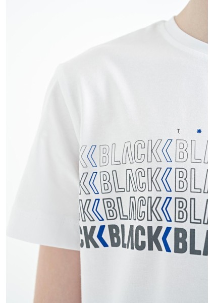 Beyaz Yazı Baskılı O Yaka Standart Kalıp Erkek Çocuk T-Shirt - 11149 indirimleri