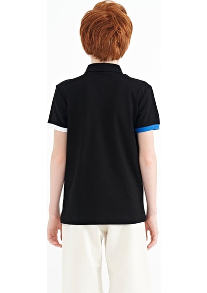 Siyah Ön Cep Detaylı Baskılı Standart Kalıp Polo Yaka Erkek Çocuk T-Shirt - 11102