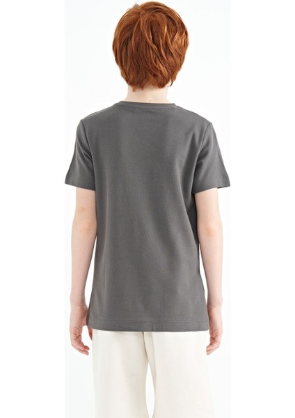 Koyu Gri Nakış İşleme Detaylı O Yaka Standart Kalıp Erkek Çocuk T-Shirt - 11115