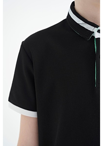 Siyah Yakası Renk Bloklu Baskı Detaylı Standart Kalıp Erkek Çocuk T-Shirt - 11111 fırsatları