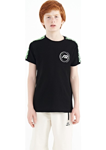 Siyah Omuz Baskı Detaylı Standart Kalıp O Yaka Erkek Çocuk T-Shirt - 11121