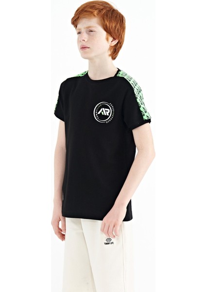 Siyah Omuz Baskı Detaylı Standart Kalıp O Yaka Erkek Çocuk T-Shirt - 11121 modelleri