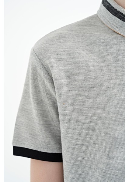 Gri Melanj Yakası Renk Bloklu Baskı Detaylı Standart Kalıp Erkek Çocuk T-Shirt - 11111 fırsatları