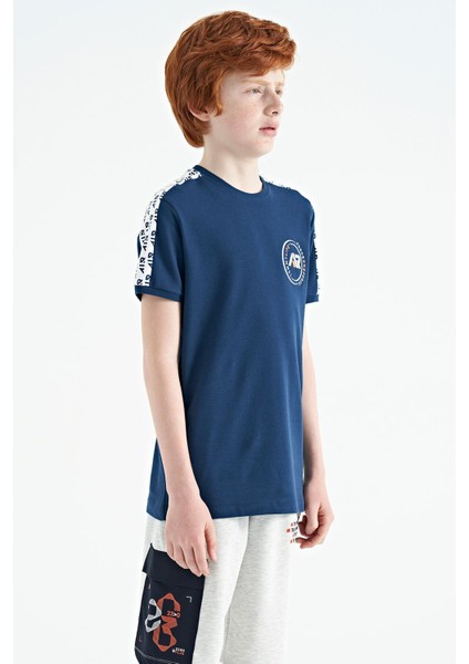 İndigo Omuz Baskı Detaylı Standart Kalıp O Yaka Erkek Çocuk T-Shirt - 11121 indirimleri