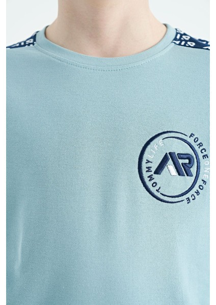 Açık Mavi Omuz Baskı Detaylı Standart Kalıp O Yaka Erkek Çocuk T-Shirt - 11121
