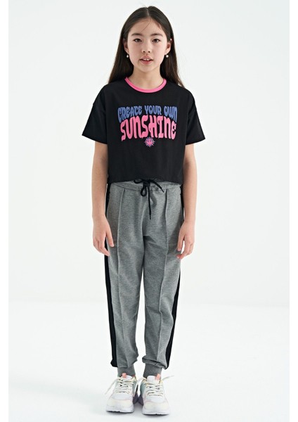 Siyah Renkli Yazı Baskılı O Yaka Oversize Kısa Kollu Kız Çocuk T-Shirt - 75111 fiyatları