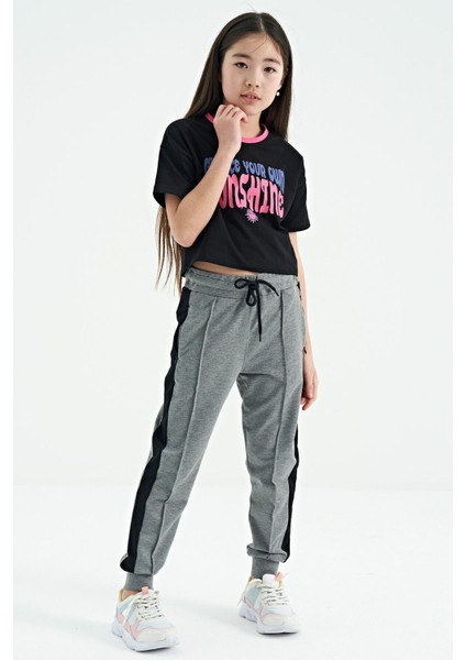 Siyah Renkli Yazı Baskılı O Yaka Oversize Kısa Kollu Kız Çocuk T-Shirt - 75111 fırsatları