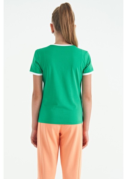 Yeşil Minimal Yazı Baskılı O Yaka Rahat Form Kısa Kollu Kız Çocuk T-Shirt - 75110