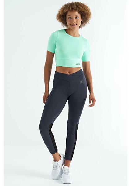 Su Yeşili Sırt Dekolteli Standart Kalıp O Yaka Kadın Crop T-Shirt - 97265