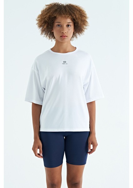 Beyaz O Yaka Baskı Detaylı Oversize Kısa Kol Kadın T-Shirt - 97263