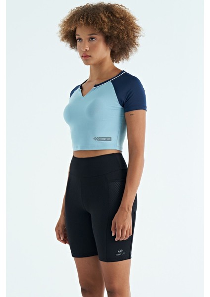 Açık Mavi Renk Bloklu Logo Baskılı O Yaka Dar Kalıp Kadın Crop T-Shirt - 97270