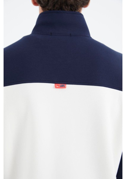 Tommy Life Ekru Dik Yaka Renk Bloklu Gizli Cep Detaylı Rahat Kalıp Erkek Sweatshirt - 88290