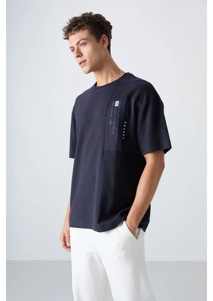 Tommy Life Lacivert Pamuklu Kalın Yüzeyi Dokulu Oversize Fit Baskılı Erkek T-Shirt - 88338