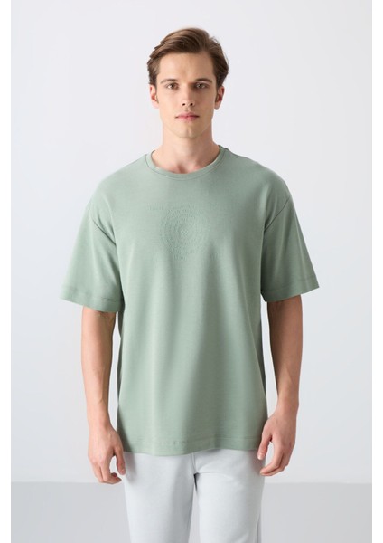 Açık Yeşil Pamuklu Kalın Yumuşak Dokulu Oversize Fit Baskılı Erkek T-Shirt - 88324 fırsatları
