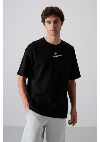 Siyah - Beyaz Pamuklu Kalın Yumuşak Dokulu Oversize Fit Baskılı Erkek T-Shirt - 88321 fırsatları