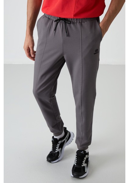 Koyu Gri Pamuklu Yumuşak Dokulu Comfort Fit Nakışlı Erkek Jogger - 82123