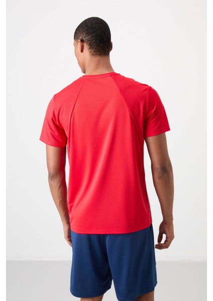 Kırmızı Polyester Nefes Alan Dokulu İnce Esnek Standart Fit Erkek Performans T-Shirt - 88391
