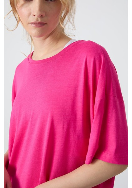Fuşya Penye Modal Yumuşak Tuşeli Oversize Fit Basic Kadın T-Shirt- 97285