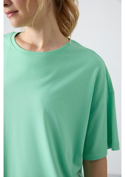 Su Yeşili Penye Modal Yumuşak Tuşeli Oversize Fit Basic Kadın T-Shirt- 97285