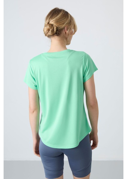 Su Yeşili Polyester Nefes Alan Dokulu İnce Esnek Standart Fit Performans Kadın T-Shirt - 97283