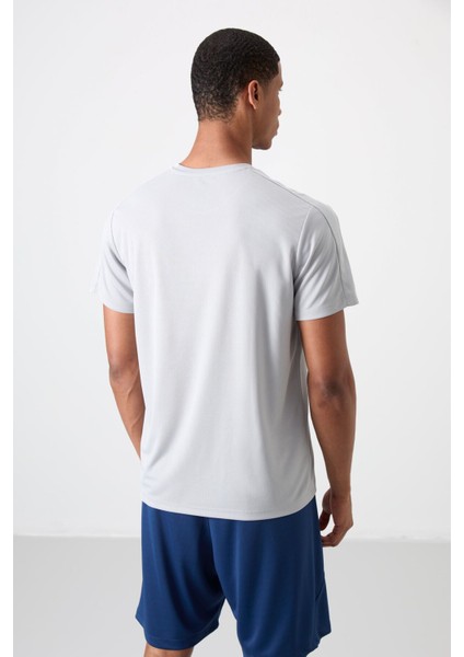 Gri Polyester Nefes Alan Dokulu İnce Esnek Standart Fit Erkek Performans T-Shirt - 88390