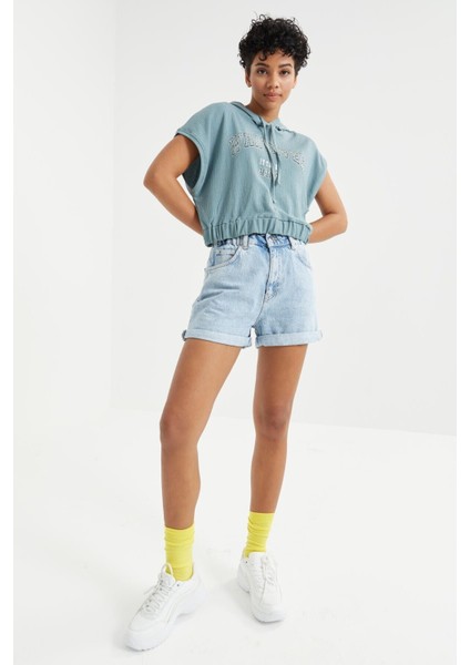 Mint Yeşili Kapüşonlu Yazı Baskılı Beli Lastikli Bürümcük Kumaş Kadın Crop Top T-Shirt - 97230