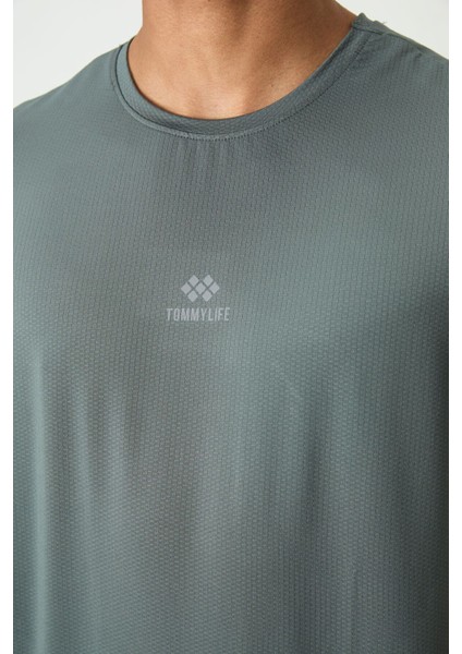 Haki Polyester Nefes Alan Dokulu İnce Esnek Standart Fit Erkek Performans T-Shirt - 88387