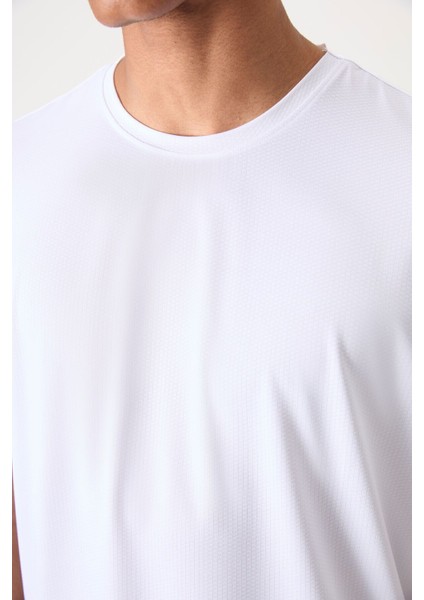 Beyaz Polyester Nefes Alan Dokulu İnce Esnek Standart Fit Erkek Performans T-Shirt - 88388