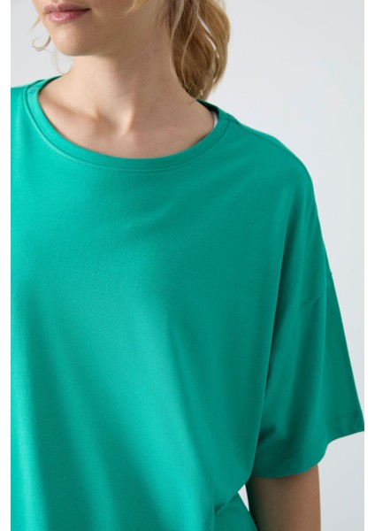 Deniz Yeşili Penye Modal Yumuşak Tuşeli Oversize Fit Basic Kadın T-Shirt- 97285