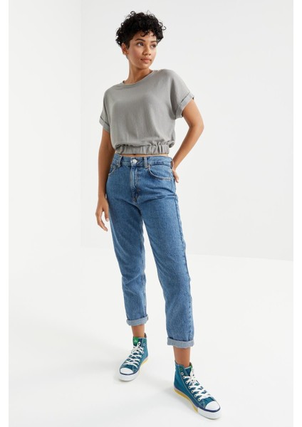 Gri Basic O Yaka Beli Lastikli Bürümcük Kumaş Kadın Crop Top T-Shirt - 97227