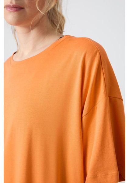 Tommy Life Oranj Penye Modal Yumuşak Tuşeli Oversize Fit Basic Kadın T-Shirt- 97285