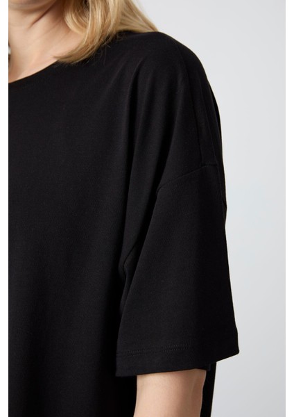 Siyah Penye Modal Yumuşak Tuşeli Oversize Fit Basic Kadın T-Shirt- 97285