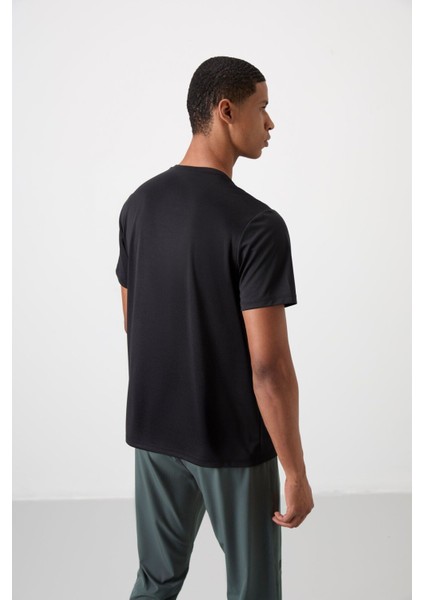 Siyah Polyester Nefes Alan Dokulu İnce Esnek Standart Fit Erkek Performans T-Shirt - 88385