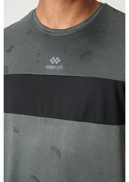 Haki Polyester Nefes Alan Jakarlı İnce Esnek Standart Fit Erkek Performans T-Shirt - 88398