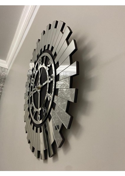 Büyük Gümüş Dekoratif Duvar Saati Mdf Üzeri Aynalı Pleksi Türkçe Rakamlı 60X60 cm Saat