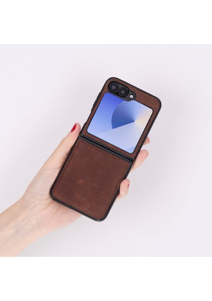 Samsung Galaxy Z Flip6 Uyumlu Deri Arka Kapak Antik Kahve fiyatları