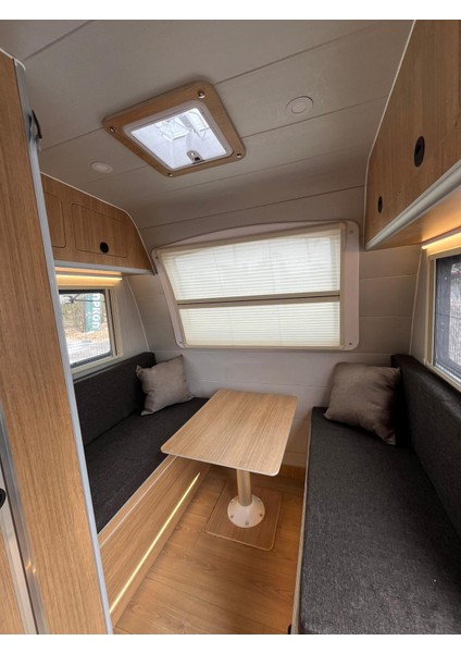 Işık Geçirmez Oval Ön Cam Karavan Perdesi fiyatları