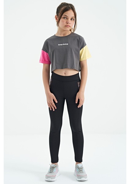 Koyu Gri Yazı Baskılı O Yaka Düşük Omuzlu Oversize Kız Çocuk T-Shirt - 75130