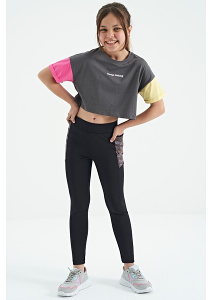 Koyu Gri Yazı Baskılı O Yaka Düşük Omuzlu Oversize Kız Çocuk T-Shirt - 75130