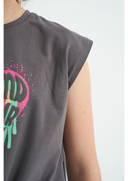 Koyu Gri Kalp Baskılı Ön Düğüm Detaylı Rahat Form Kız Çocuk T-Shirt - 75114