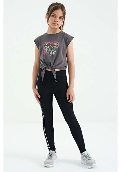 Koyu Gri Kalp Baskılı Ön Düğüm Detaylı Rahat Form Kız Çocuk T-Shirt - 75114