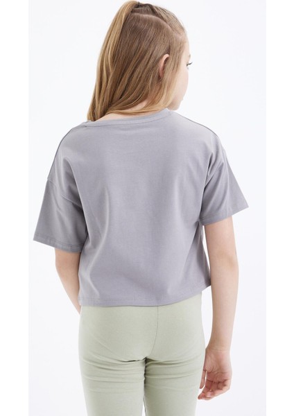 Tommy Life Gri Oversize Renkli Yazı Baskılı Düşük Omuz O Yaka Kız Çocuk Crop T-Shirt - 75038