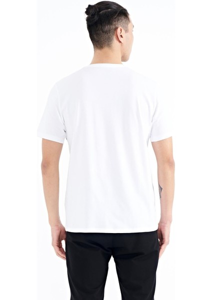 Tommy Life Beyaz Ön Cep Detaylı Baskılı Standart Kalıp Erkek T-Shirt - 88200 indirimleri