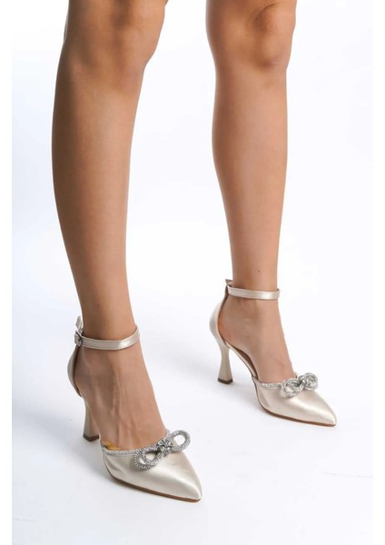 Kristal Taşlı Fiyonklu Sivri Burun Saten Abiye Topuklu Ayakkabı modelleri