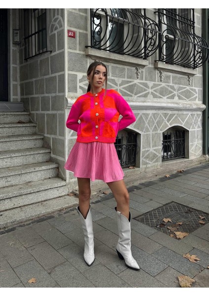 Kadın Pembe Turuncu Desen Taş Düğmeli Hırka