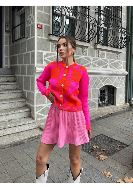 Kadın Pembe Turuncu Desen Taş Düğmeli Hırka modelleri