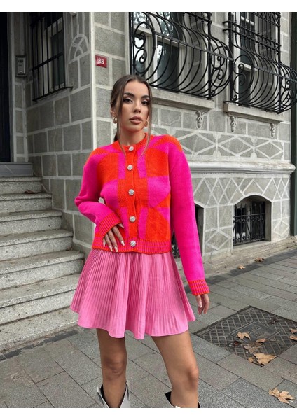 Kadın Pembe Turuncu Desen Taş Düğmeli Hırka fırsatları