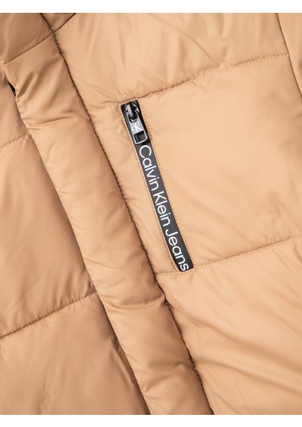 Essential Puffer Jacket modelleri